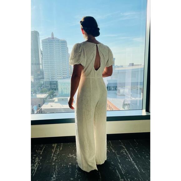 CLUB MONACO Women's White Short Sleeve V-Neck Textures Tie Back Jumpsuit Size 8 - Picture 12 of 14